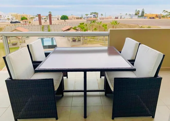 Ocean View Condo With Pools And Easy Beach Access
